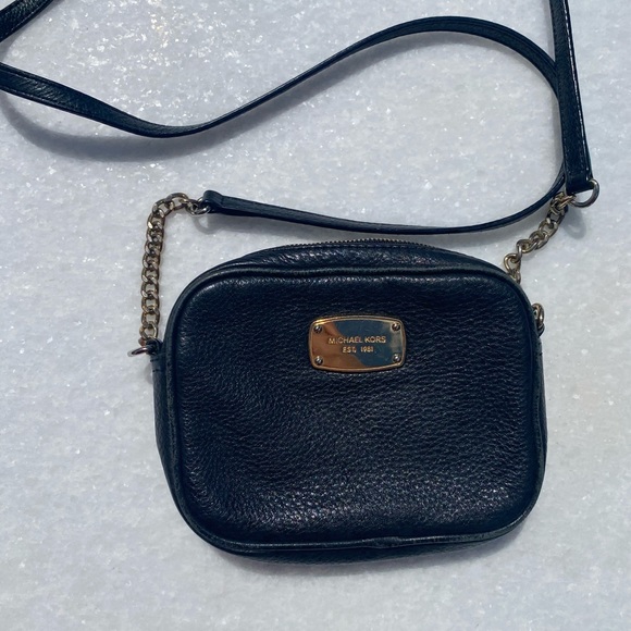 Authentic Michael Kors crossbody Bag - Picture 7 of 9